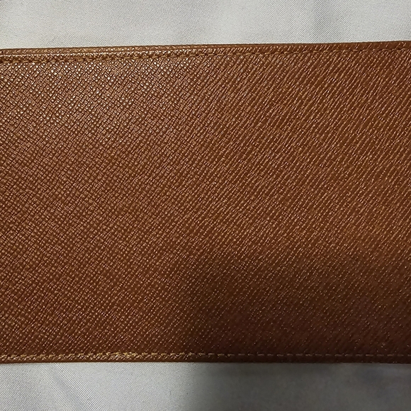 Brown taiga leather Louis Vuitton card holder - Picture 2 of 8